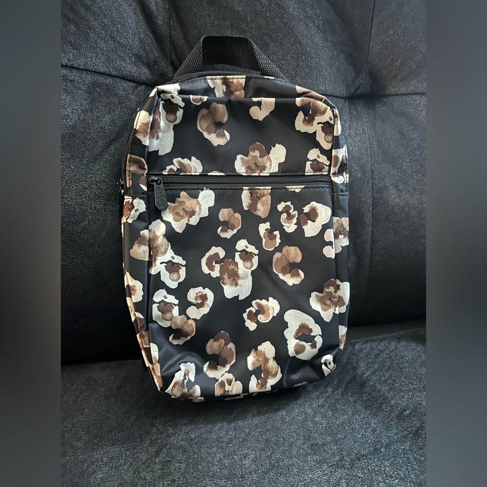 Thirty-One Modern Toiletry Bag in the Autumn Bouquet pattern